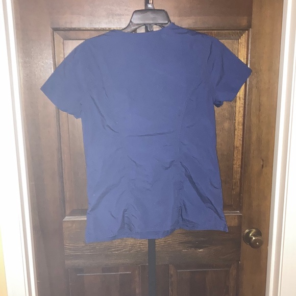Peaches Uniforms Navy Blue V-Neck Scrub Top - Picture 4 of 9